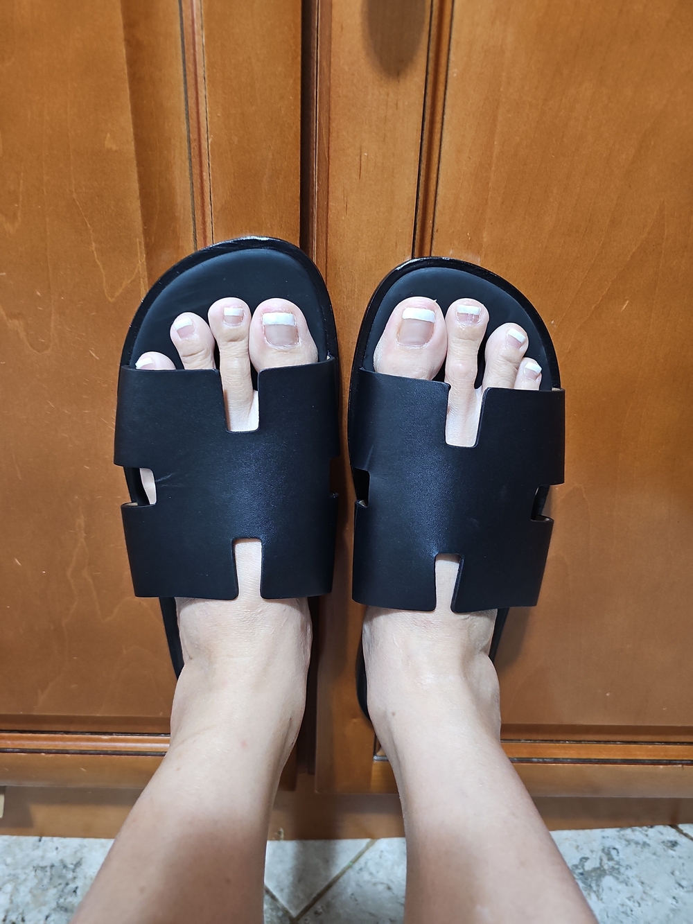 Men’s Black Slide Sandals - Minimalist Open-Toe Comfort